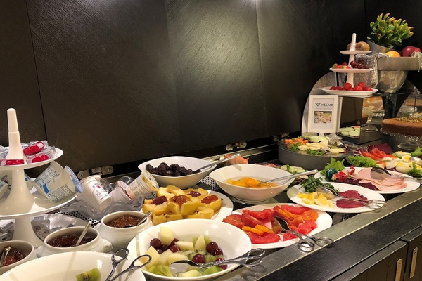 Colazione a buffet inclusa dalle ore 7.00 alle ore 11.00 art hotel novecento bologna Colazione a buffet inclusa dalle ore 7.00 alle ore 11.00 art hotel novecento bologna