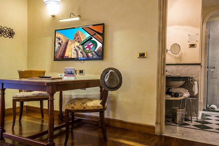 CAMERA DOPPIA DELUXE Art Hotel Commercianti Bologna, Italia CAMERA DOPPIA DELUXE Art Hotel Commercianti Bologna, Italia