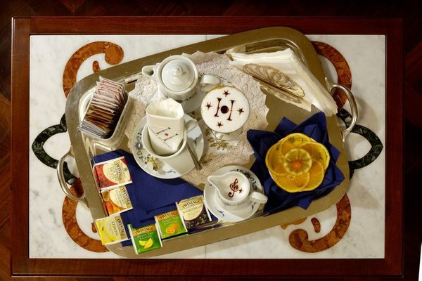 COLAZIONE A BUFFET INCLUSA Art Hotel Commercianti Bologna, Italia COLAZIONE A BUFFET INCLUSA Art Hotel Commercianti Bologna, Italia