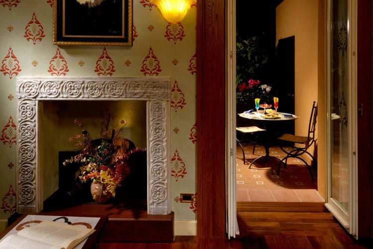 Junior suite deluxe art hotel commercianti bologna Junior suite deluxe art hotel commercianti bologna