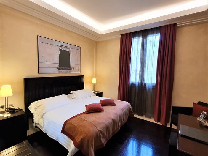 Camera doppia classic art hotel novecento bologna Camera doppia classic art hotel novecento bologna