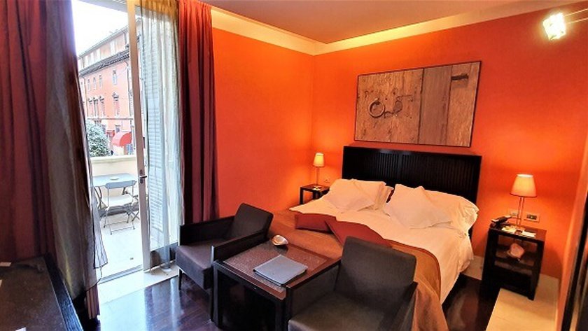 CAMERA DELUXE BALCONY Art Hotel Novecento Bologna, Italia CAMERA DELUXE BALCONY Art Hotel Novecento Bologna, Italia
