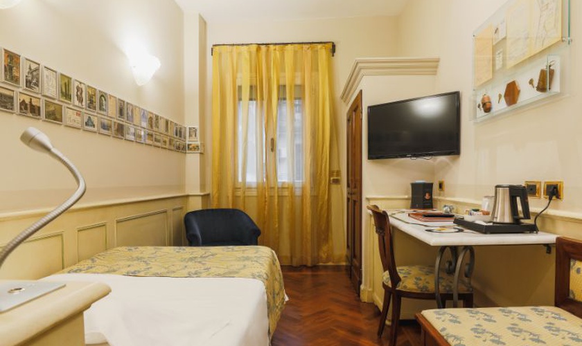 Camera singola Art Hotel Commercianti Bologna Camera singola Art Hotel Commercianti Bologna