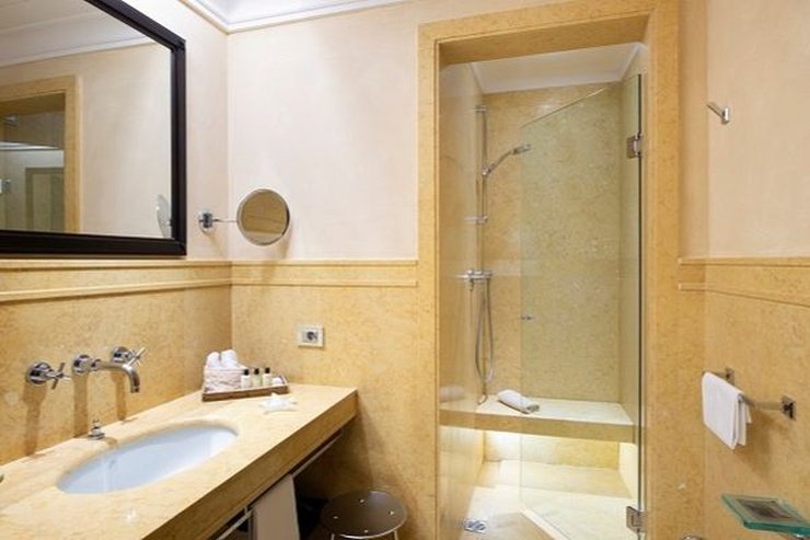 Singola comfort art hotel novecento bologna Singola comfort art hotel novecento bologna