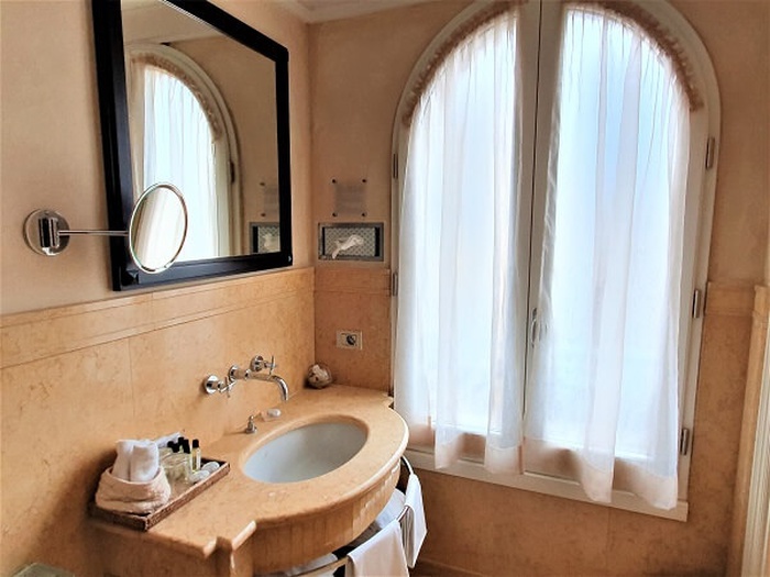 Camera doppia prestige art hotel novecento bologna Camera doppia prestige art hotel novecento bologna