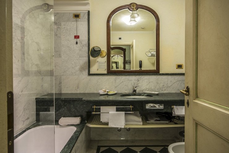 JUNIOR SUITE DELUXE Art Hotel Commercianti Bologna, Italia JUNIOR SUITE DELUXE Art Hotel Commercianti Bologna, Italia