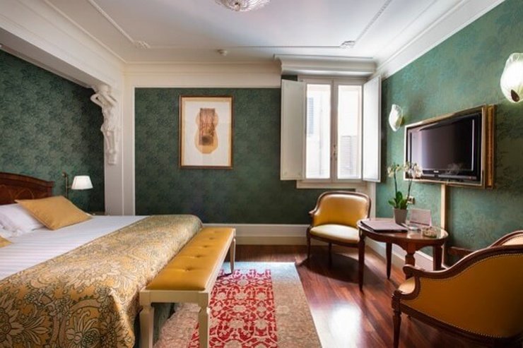 Camera classic art hotel orologio bologna Camera classic art hotel orologio bologna