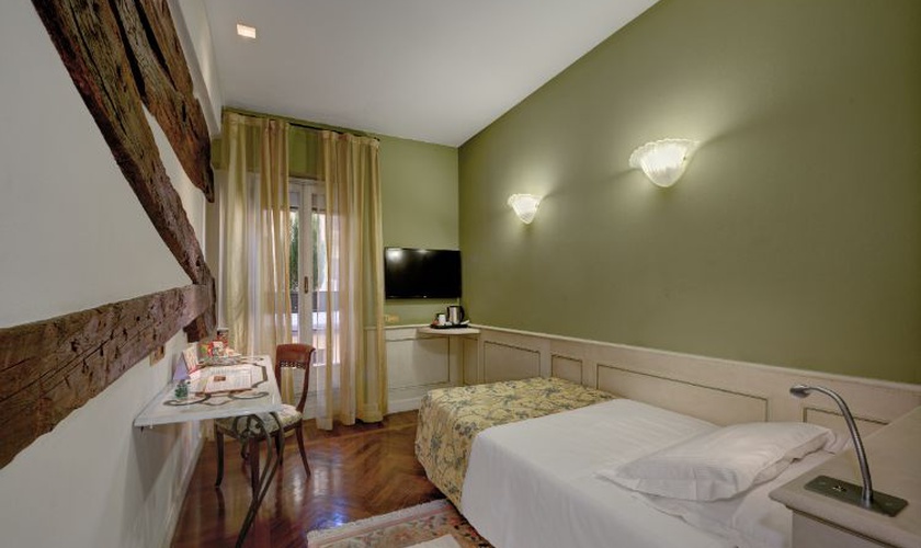 Camera singola Art Hotel Commercianti Bologna Camera singola Art Hotel Commercianti Bologna
