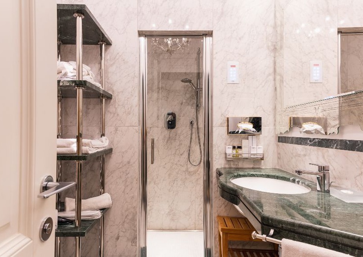 Luxury apartments battibecco Art Hotel Commercianti Bologna Luxury apartments battibecco Art Hotel Commercianti Bologna