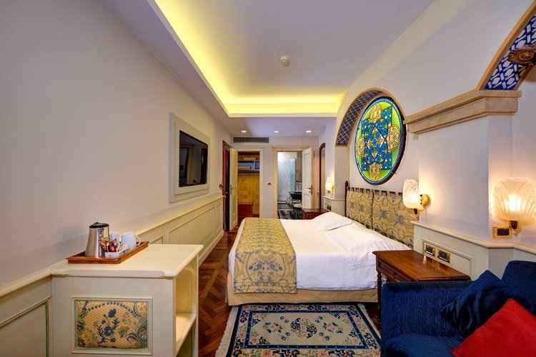 Junior suite art hotel commercianti bologna Junior suite art hotel commercianti bologna