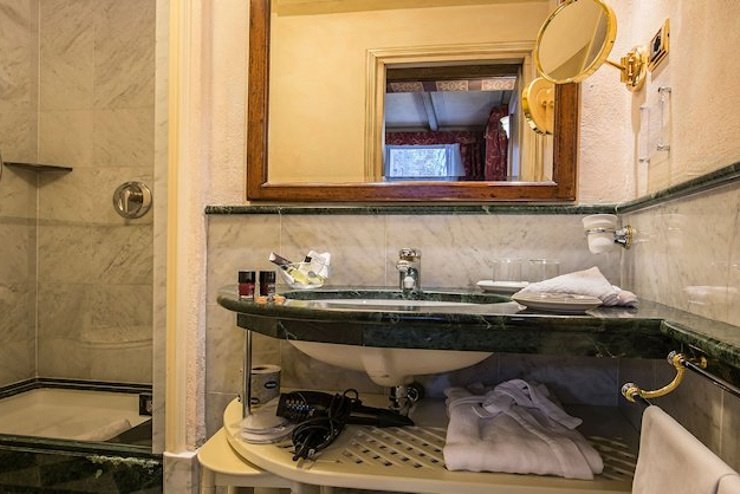 CAMERA DOPPIA DELUXE Art Hotel Commercianti Bologna, Italia CAMERA DOPPIA DELUXE Art Hotel Commercianti Bologna, Italia