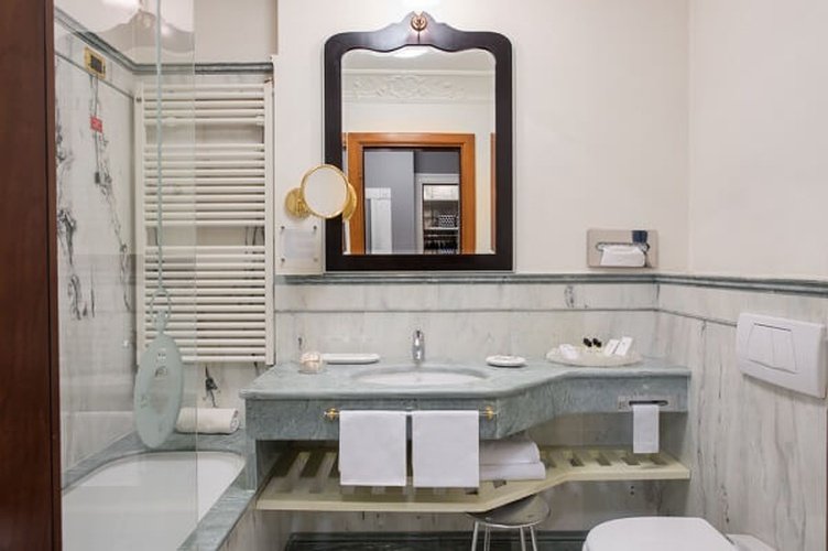 SUITE DELUXE Art Hotel Orologio Bologna, Italia SUITE DELUXE Art Hotel Orologio Bologna, Italia