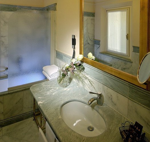 Camera classic art hotel orologio bologna, italia Camera classic art hotel orologio bologna, italia