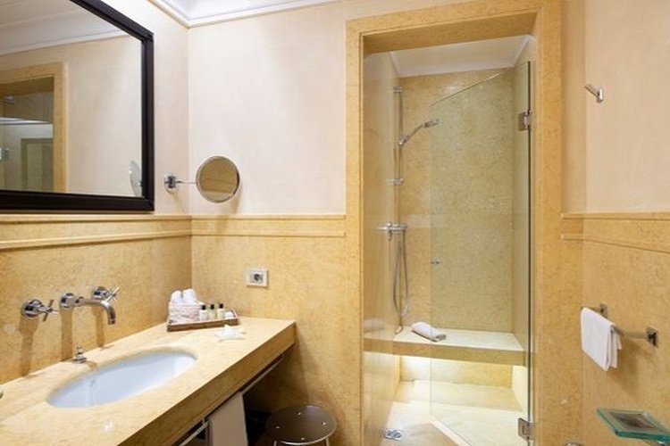Singola comfort art hotel novecento bologna Singola comfort art hotel novecento bologna