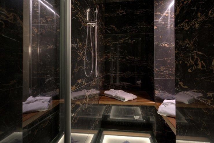 Luxury apartments art hotel commercianti bologna Luxury apartments art hotel commercianti bologna