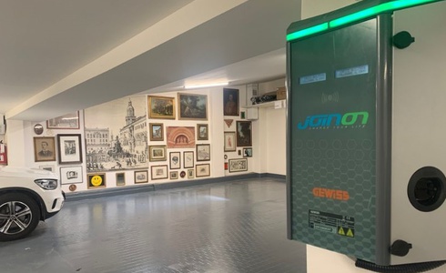 Ricarica Auto Elettriche  Art Hotel Commercianti a Bologna