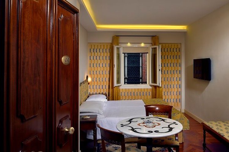 CAMERA DOPPIA CLASSIC Art Hotel Commercianti Bologna, Italia CAMERA DOPPIA CLASSIC Art Hotel Commercianti Bologna, Italia