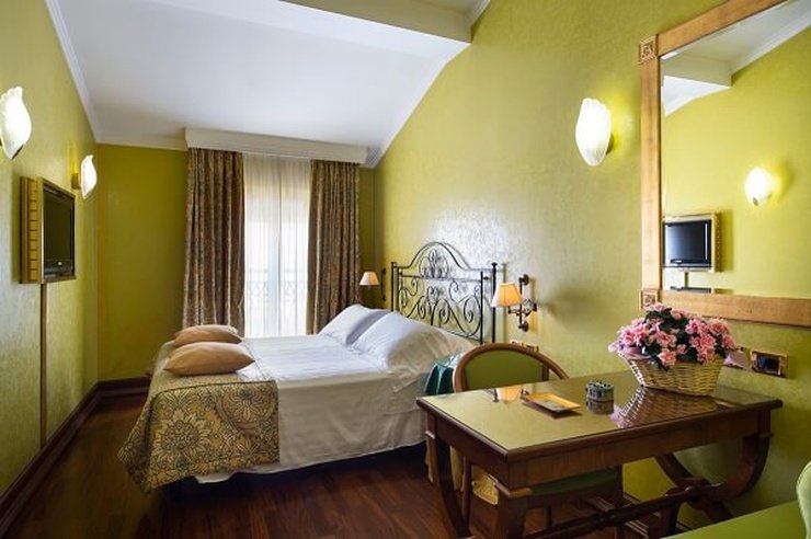 CAMERA DELUXE Art Hotel Orologio Bologna, Italia CAMERA DELUXE Art Hotel Orologio Bologna, Italia