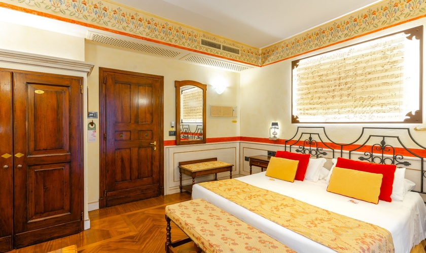 Camera Doppia Deluxe con Terrazzo Art Hotel Commercianti Bologna Camera Doppia Deluxe con Terrazzo Art Hotel Commercianti Bologna