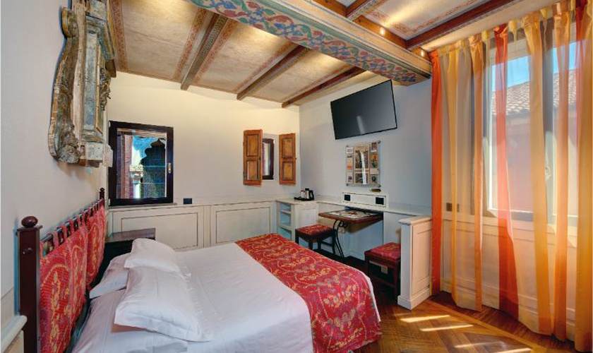 Camera doppia deluxe Art Hotel Commercianti Bologna Camera doppia deluxe Art Hotel Commercianti Bologna
