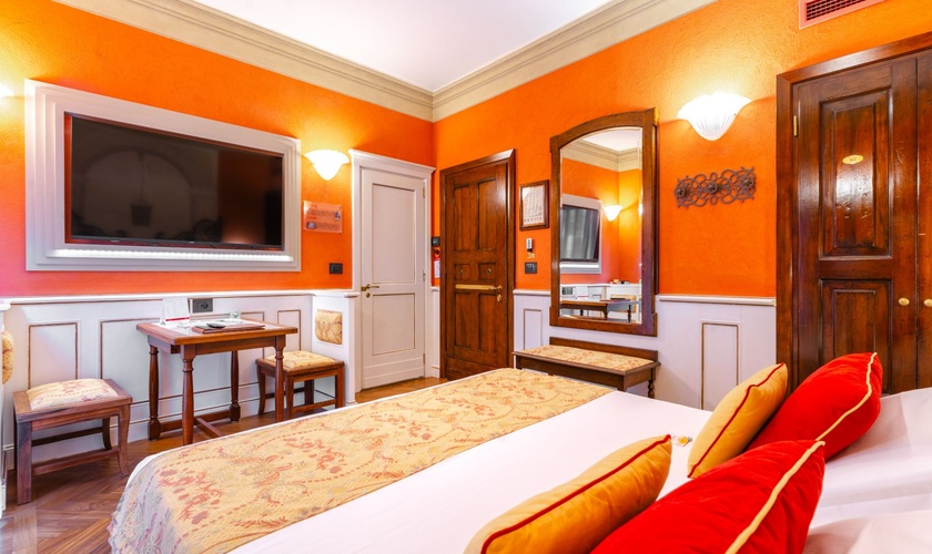 Camera Doppia Deluxe con Terrazzo Art Hotel Commercianti Bologna Camera Doppia Deluxe con Terrazzo Art Hotel Commercianti Bologna