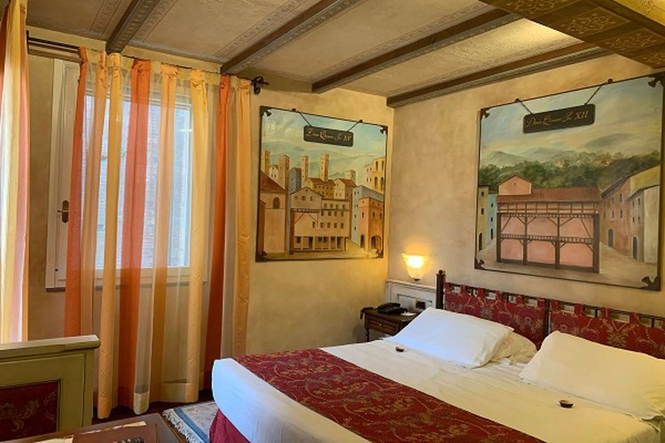 CAMERA DOPPIA DELUXE Art Hotel Commercianti Bologna, Italia CAMERA DOPPIA DELUXE Art Hotel Commercianti Bologna, Italia