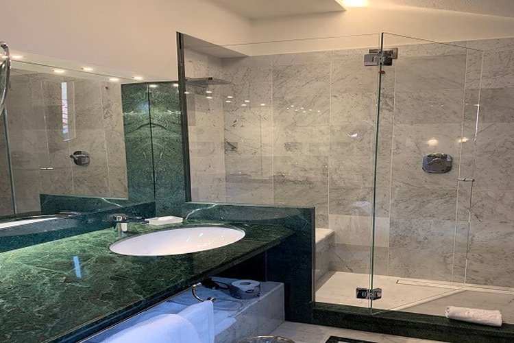 SUITE Art Hotel Commercianti Bologna, Italia SUITE Art Hotel Commercianti Bologna, Italia