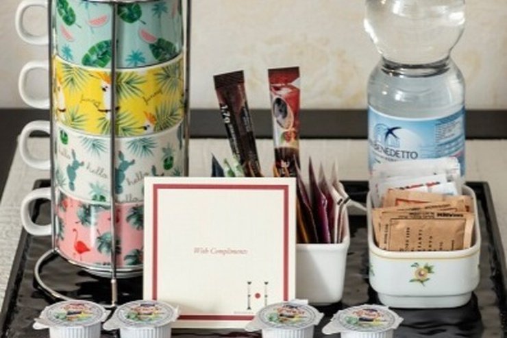 Junior la croce del sud art hotel orologio bologna Junior la croce del sud art hotel orologio bologna