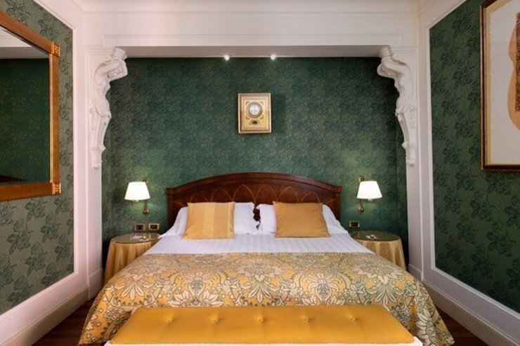 Camera classic art hotel orologio bologna Camera classic art hotel orologio bologna