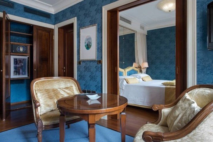 Suite art hotel orologio bologna Suite art hotel orologio bologna