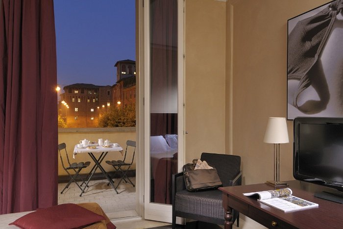 CAMERA DOPPIA DELUXE Art Hotel Novecento Bologna, Italia CAMERA DOPPIA DELUXE Art Hotel Novecento Bologna, Italia