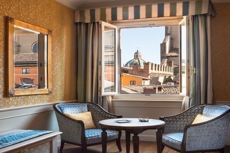 Suite deluxe sulla via della seta art hotel orologio bologna Suite deluxe sulla via della seta art hotel orologio bologna