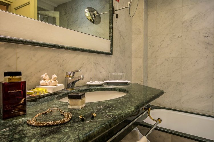 Camera doppia classic art hotel commercianti bologna Camera doppia classic art hotel commercianti bologna