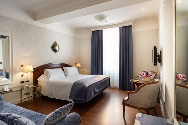 Junior comfort art hotel orologio bologna Junior comfort art hotel orologio bologna