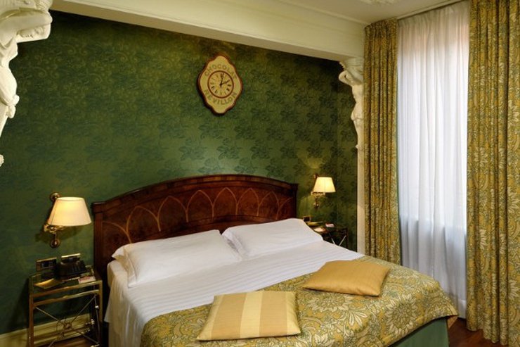 Camera classic art hotel orologio bologna Camera classic art hotel orologio bologna