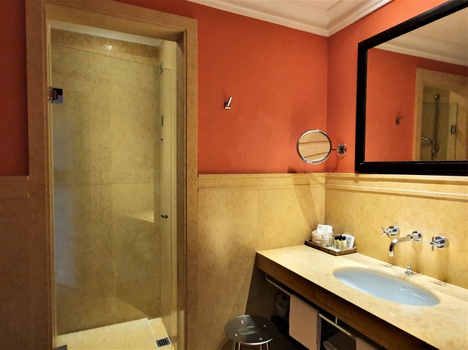 Camera doppia classic art hotel novecento bologna Camera doppia classic art hotel novecento bologna