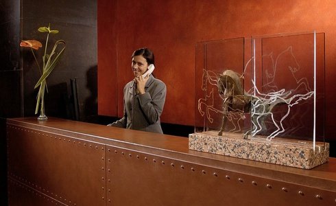 RECEPTION 24-ORE Art Hotel Novecento a Bologna RECEPTION 24-ORE Art Hotel Novecento a Bologna