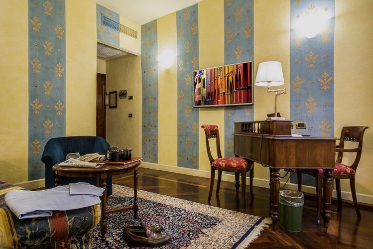 SUITE Art Hotel Commercianti Bologna, Italia SUITE Art Hotel Commercianti Bologna, Italia