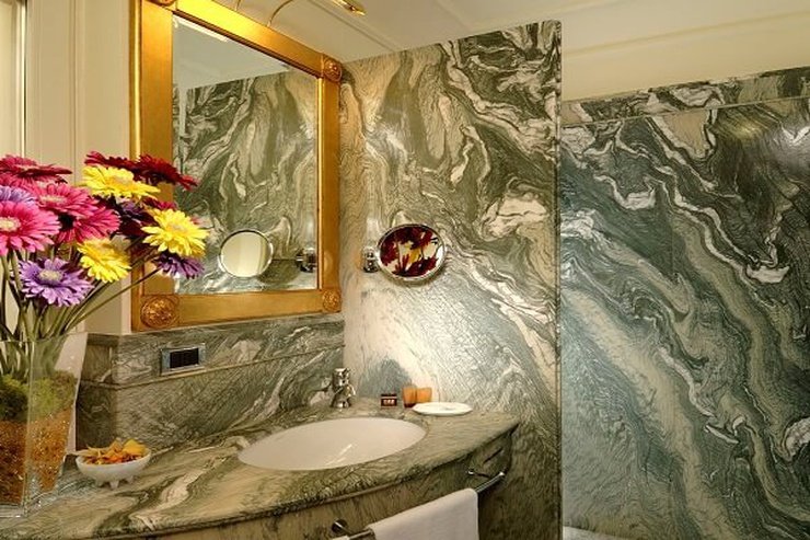 Junior comfort art hotel orologio bologna Junior comfort art hotel orologio bologna