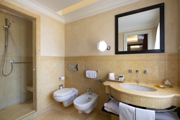 Camera doppia classic art hotel novecento bologna Camera doppia classic art hotel novecento bologna