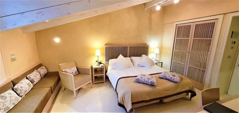 CAMERA DELUXE PENTHOUSE Art Hotel Novecento Bologna, Italia CAMERA DELUXE PENTHOUSE Art Hotel Novecento Bologna, Italia