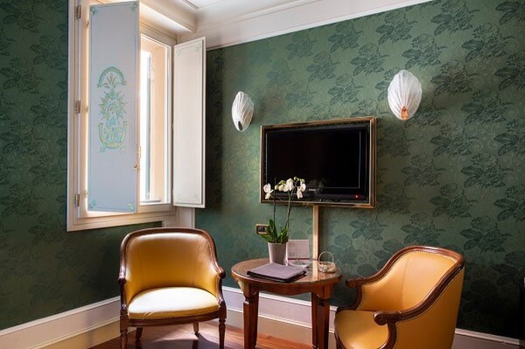 Camera classic art hotel orologio bologna, italia Camera classic art hotel orologio bologna, italia