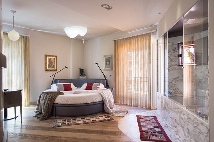 Suite corte art hotel orologio bologna Suite corte art hotel orologio bologna