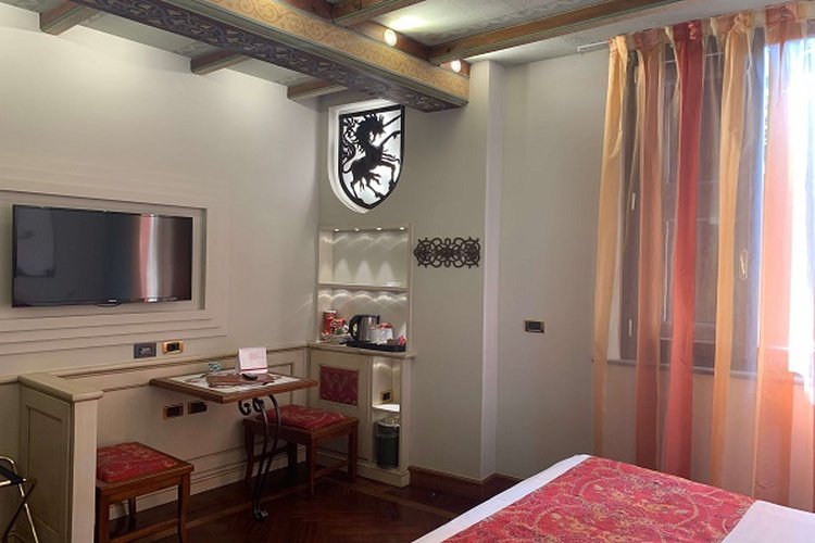 CAMERA DOPPIA DELUXE Art Hotel Commercianti Bologna, Italia CAMERA DOPPIA DELUXE Art Hotel Commercianti Bologna, Italia