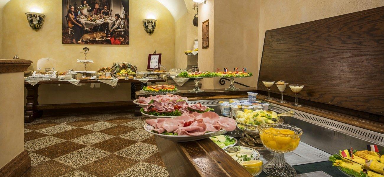 LA NOSTRA RICCA COLAZIONE LA NOSTRA RICCA COLAZIONE