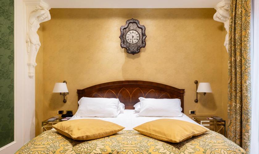 Camera Classic Art Hotel Orologio Bologna Camera Classic Art Hotel Orologio Bologna