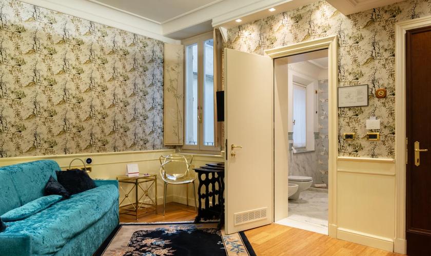 Suite Deluxe Sulla Via Della Seta Art Hotel Orologio Bologna Suite Deluxe Sulla Via Della Seta Art Hotel Orologio Bologna
