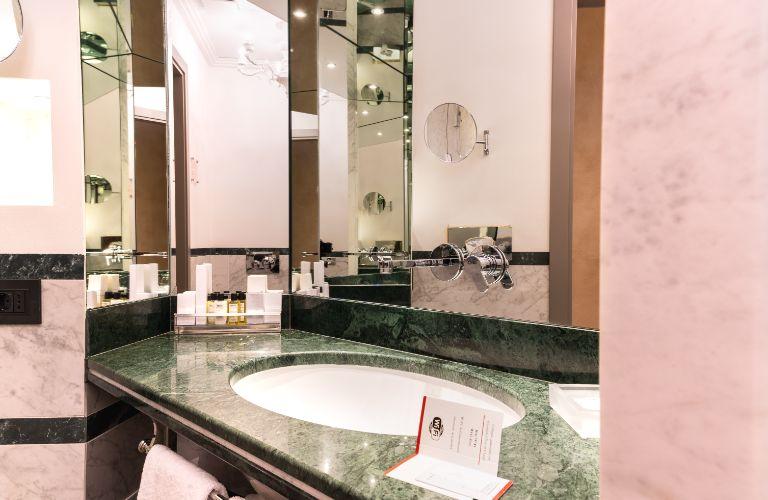 Junior Suite Deluxe Art Hotel Commercianti Bologna Junior Suite Deluxe Art Hotel Commercianti Bologna