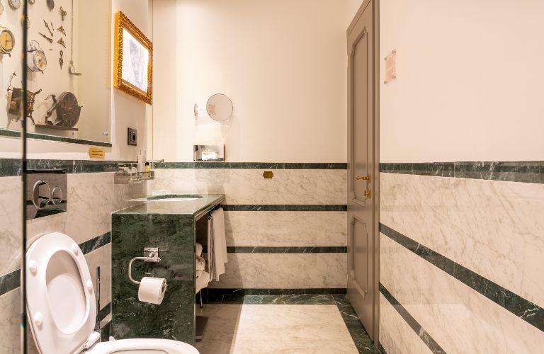 Junior Suite Deluxe Art Hotel Commercianti Bologna Junior Suite Deluxe Art Hotel Commercianti Bologna