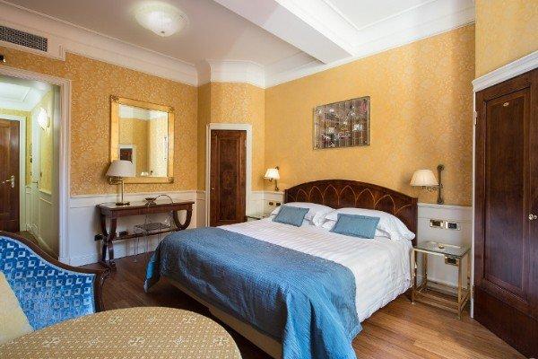 Camera Deluxe Art Hotel Orologio Bologna Camera Deluxe Art Hotel Orologio Bologna